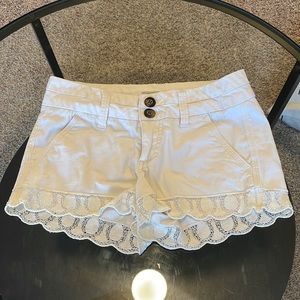 BKE very lightly worn ivory shorts!